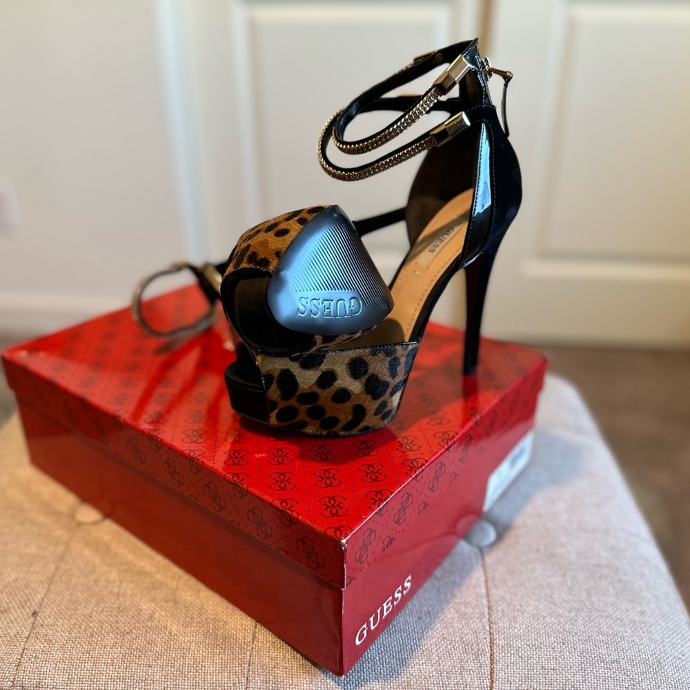 GUESS Size 6 Style Katrine NY